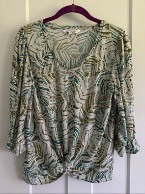 Emily Daniels Green Leaf-Print V-Neck Blouse with Twist Front